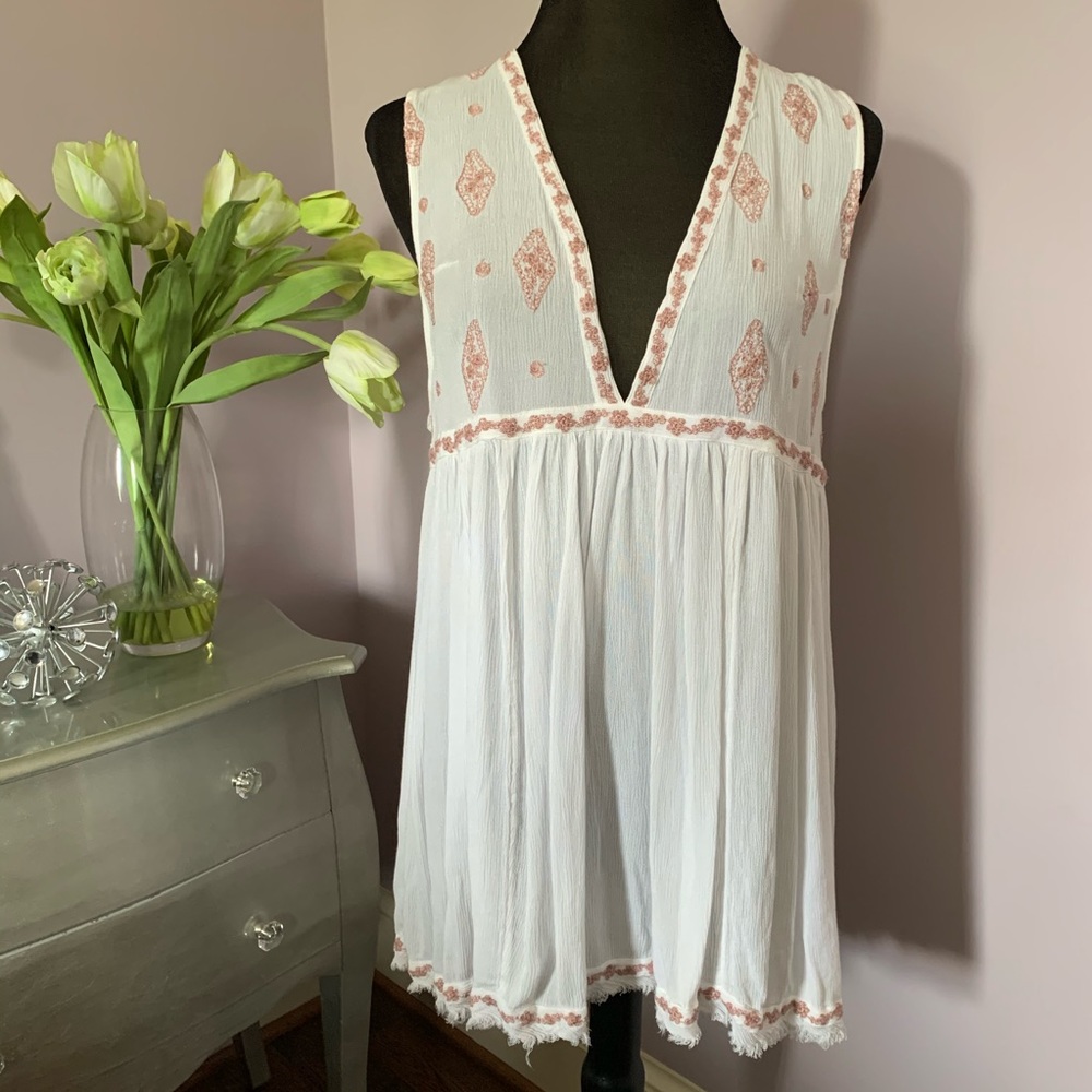 Free People Pretty, Comfy, Flowy Oversized Blouse